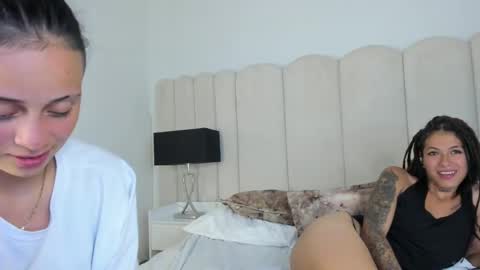 NaomyAndDany online show from 18, 1, 2025