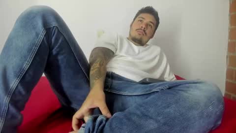 Snapshot of narciso_kh chatting on 3, 6, 2026 deibyd online show from 3, 6, 2026