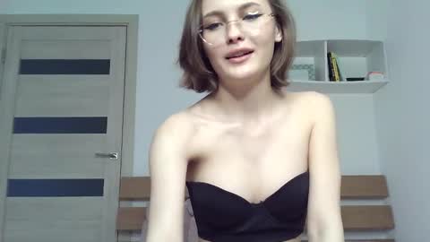 Snapshot of naslili chatting on 3, 2, 2025 Tina online show from 3, 2, 2025