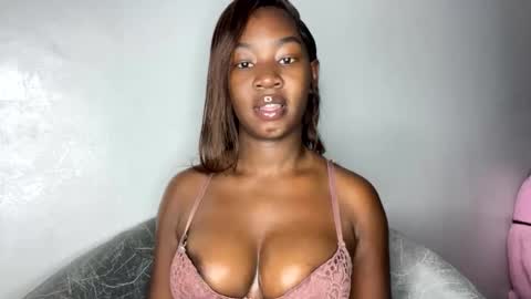 Snapshot of nasty_eboniey chatting on 25, 5, 2026 Tessy online show from 25, 5, 2026