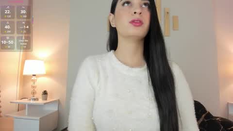 Natacha Diaz online show from 5, 12, 2025