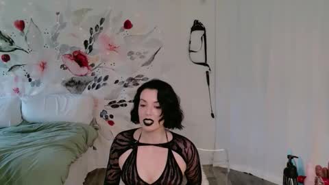 Snapshot of natahsaluxxx chatting on 4, 5, 2026 Natasha Luxxx online show from 4, 5, 2026