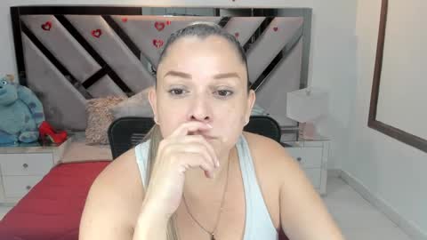 natalia5560 online show from 5, 10, 2025