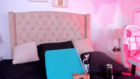 Snapshot of natalia_collinslim chatting on 12, 9, 2025 Natalia online show from 12, 9, 2025