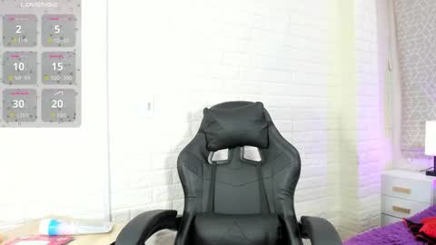 Snapshot of natalia_kiss01 chatting on 30, 10, 2025 Natalia Kiss online show from 30, 10, 2025