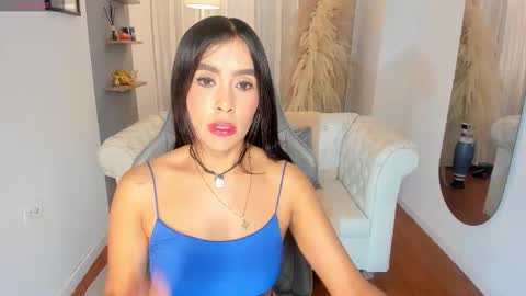 Snapshot of natalia_leon8 chatting on 18, 12, 2025 Natalia Leon online show from 18, 12, 2025