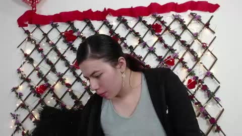Natalia Walker online show from 17, 4, 2026