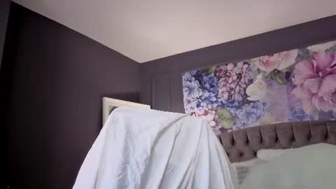 Snapshot of natalie_bitton chatting on 12, 6, 2026 Natalie online show from 12, 6, 2026