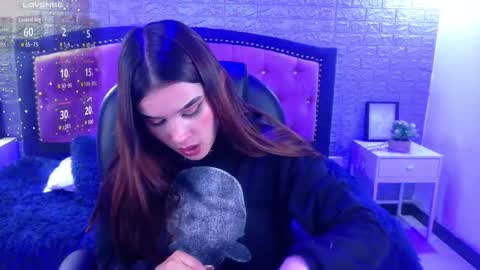 natalie  online show from 25, 10, 2025