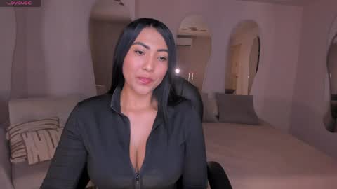 Snapshot of natalielewis_ chatting on 5, 6, 2026 Natalie Lewis online show from 5, 6, 2026
