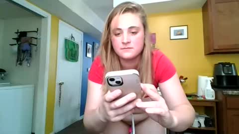 Snapshot of natalielynn4216 chatting on 30, 5, 2026 natalielynn4216 online show from 30, 5, 2026