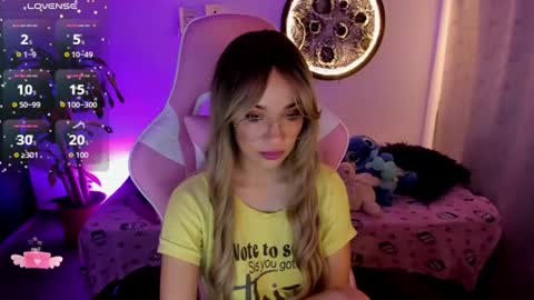 Snapshot of nataly_29 chatting on 17, 6, 2026 MissNatis online show from 17, 6, 2026