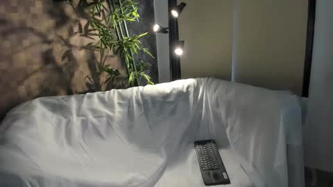 Snapshot of nataly_velez chatting on 10, 11, 2025 Naty online show from 10, 11, 2025