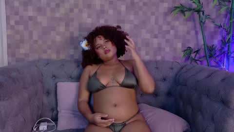 Snapshot of nataly_velez chatting on 24, 11, 2025 Naty online show from 24, 11, 2025