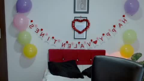 Nataly Escobar online show from 9, 9, 2025