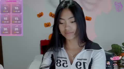 Nataly Escobar online show from 4, 10, 2025