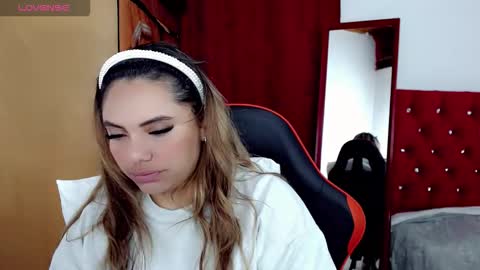 Snapshot of natasha__magics chatting on 9, 10, 2025 natasha__magics online show from 9, 10, 2025