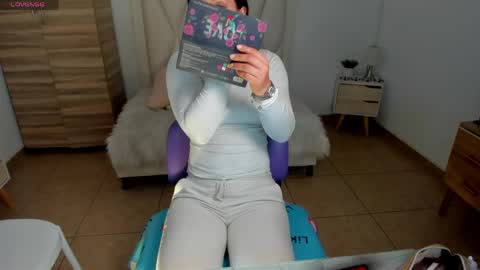 Natasha Bernett online show from 28, 3, 2026