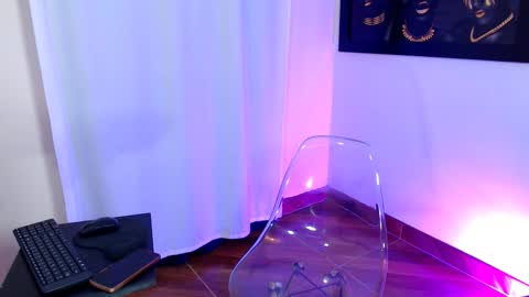 Snapshot of natasha_cam222 chatting on 28, 10, 2025 Natasha online show from 28, 10, 2025