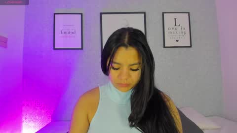 Snapshot of natasha_harpper chatting on 5, 3, 2025 Natasha online show from 5, 3, 2025