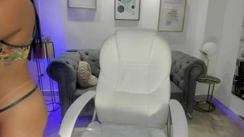 natasha kiim online show from 13, 4, 2026