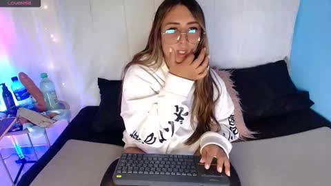 Snapshot of natasha_peach_ chatting on 23, 10, 2025 Natasha online show from 23, 10, 2025