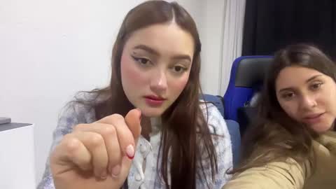 natasha_romanof18 online show from 8, 1, 2026