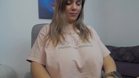 Snapshot of natashaboobs chatting on 17, 12, 2024 natashaboobs online show from 17, 12, 2024