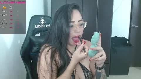 Natasha Smithe  online show from 25, 12, 2024