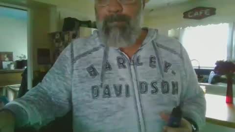 Snapshot of nateemkow chatting on 1, 1, 2025 lombardIL online show from 1, 1, 2025