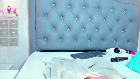 Snapshot of nathalia_rodriguezz chatting on 2, 3, 2025 N A T H A L I A online show from 2, 3, 2025