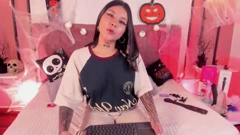 Snapshot of nathalia_stone chatting on 4, 10, 2025 nathalia_stone online show from 4, 10, 2025