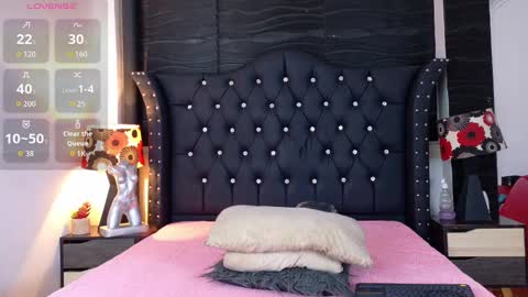 Snapshot of nathaliaz_ chatting on 1, 10, 2025 nathaliaz online show from 1, 10, 2025