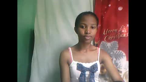 Snapshot of nathalie004 chatting on 8, 10, 2025 nathalie004 online show from 8, 10, 2025