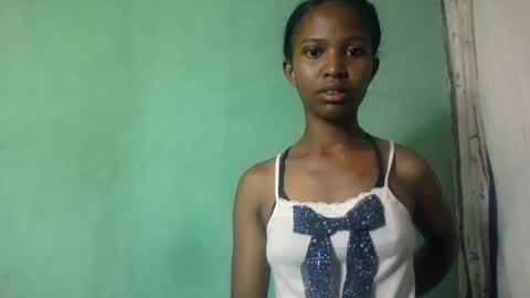 Snapshot of nathalie004 chatting on 21, 10, 2025 nathalie004 online show from 21, 10, 2025