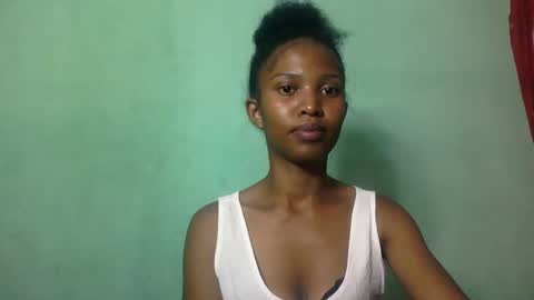 Snapshot of nathalie004 chatting on 31, 10, 2025 nathalie004 online show from 31, 10, 2025