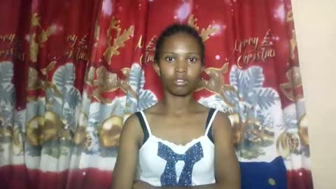 Snapshot of nathalie004 chatting on 26, 11, 2025 nathalie004 online show from 26, 11, 2025