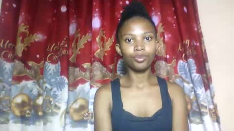 Snapshot of nathalie004 chatting on 2, 12, 2025 nathalie004 online show from 2, 12, 2025