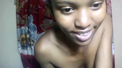 Snapshot of nathalie004 chatting on 5, 12, 2025 nathalie004 online show from 5, 12, 2025