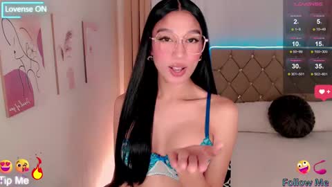   please follow me guyss online show from 5, 3, 2025