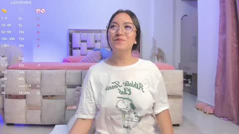 Snapshot of nathaly_star04 chatting on 11, 12, 2024 online show from 11, 12, 2024