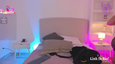 Snapshot of nathalyn05 chatting on 7, 10, 2025 NATHALY online show from 7, 10, 2025