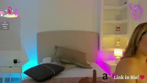 Snapshot of nathalyn05 chatting on 14, 10, 2025 NATHALY online show from 14, 10, 2025