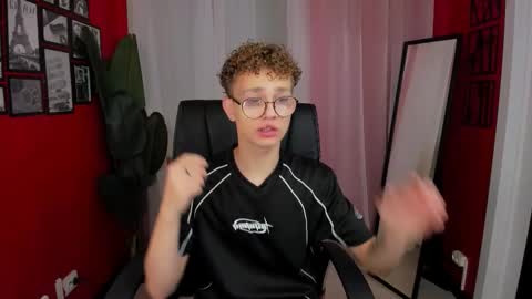 Snapshot of nathan_curl chatting on 15, 10, 2025 Nathan online show from 15, 10, 2025