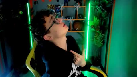 Snapshot of nathan_curl chatting on 21, 12, 2025 Nathan online show from 21, 12, 2025