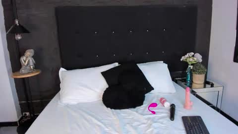 Snapshot of nattasha_brownn chatting on 2, 12, 2025 NATTASHA BROWN online show from 2, 12, 2025