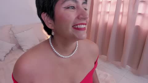 Snapshot of natty_bush chatting on 27, 11, 2025 Nathalie online show from 27, 11, 2025