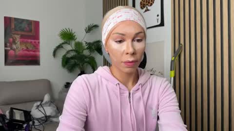 NATTY FIERROS online show from 26, 10, 2025