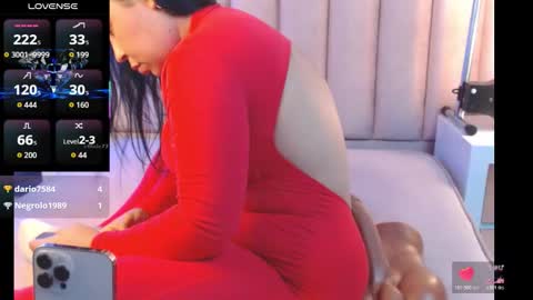 Snapshot of natural_bigass_nina chatting on 1, 12, 2025 Sophia online show from 1, 12, 2025