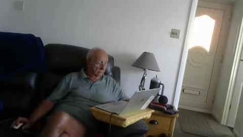 naturistmale81 online show from 11, 9, 2025